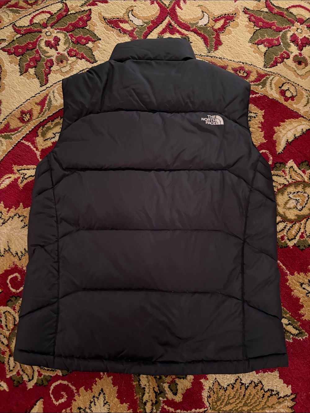 The North Face Boy’s Black 550 Puffer Vest - Picture 2 of 3